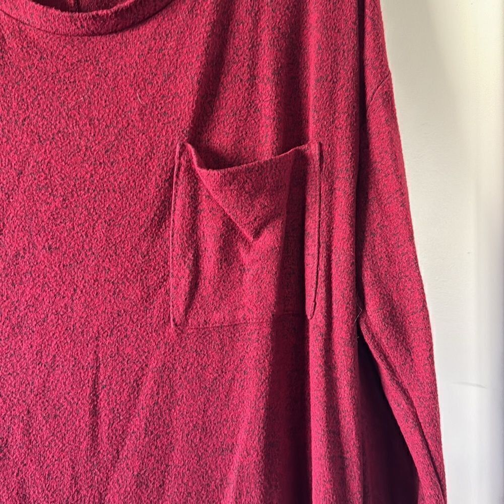 Red pocket tee soft luxe long sleeve M / H10 - Picture 2 of 3